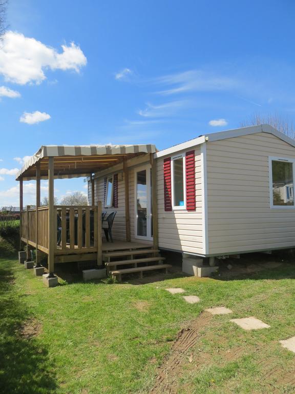 Hebergement Dans Un Domaine A Litteau Exterior photo